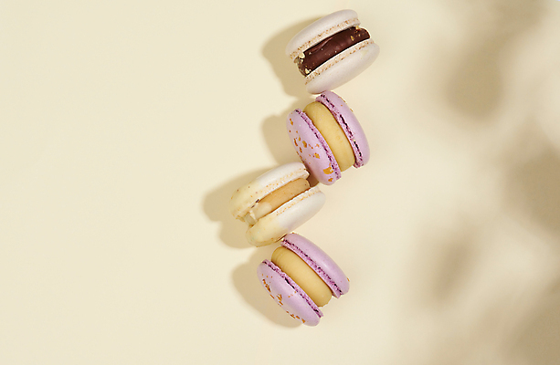 포토 JPG 해외이미지 디저트 실내 그림자 사람없음 하이앵글 달콤 흰배경 마카롱 해외포토 음식 뷰포인트 백그라운드 내부 흰색 맛 파일형식 이미지허브