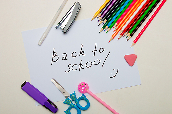 포토 JPG 해외이미지 종이 오렌지 표시 문구용품 사람없음 빨간색 초록색 파란색 세트 펜 노란색 금속 보라색 검은색 페인트 아기 기록 그리기 도넛 스테이플러 자르기 책상 신학기 흰배경 그림 지우개 시트 레터링 카피스페이스 해외포토 컬러 가구 백그라운드 과일 모션 재질 학용품 디저트 사람 필기구 사무용품 공백 흰색 오브젝트 파일형식 이미지허브