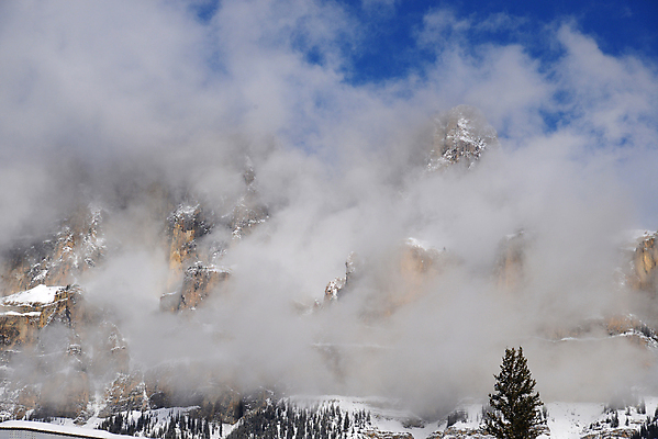 포토 JPG 해외이미지 공원 캐나다 겨울 자연 산 풍경 사람없음 야외 얼음 추위 흰색 빙하 장면 밴프 빙원 앨버타 전국 절정 눈내림 로키산맥 해외포토 자연요소 계절 공공시설 컬러 북아메리카 눈_날씨 생태계 파일형식 이미지허브