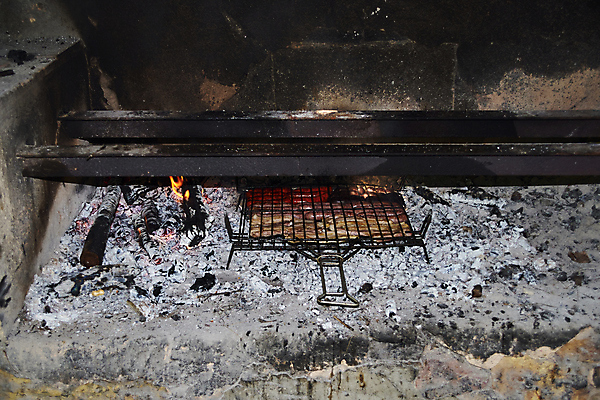 포토 JPG 해외이미지 음식 백그라운드 불 불꽃 뼈 육류 스테이크 요리 잔디 사람없음 야외 여름 햇빛 소풍 파티 식당 식사 기댐 소고기 도구 신선 시간 바 뜨거움 맛 그릴 휴대용 바비큐 굽기 허브 준비 숯 점심식사 광 단백질 화상 카피스페이스 맛있는 해외포토 자연요소 식물 계절 컨셉 식재료 모션 주방용품 서양음식 이벤트 태양 야외활동 상점 공백 상처 구이 오브젝트 영양소 파일형식 이미지허브