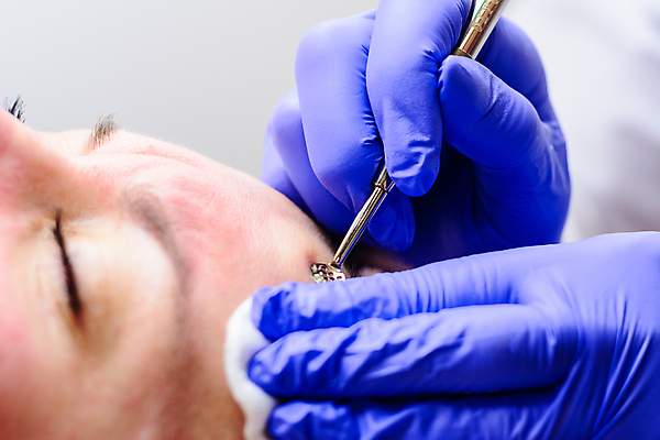 포토 JPG 해외이미지 직업 모자 라이프스타일 여자 얼굴 장갑 휴식 건강 한명 성인 치료 청춘 뷰티 상점 스파 화장품 바늘 주름 미용사 하락 청소 고객 피부 휴양지 스킨케어 순서 돌봄 해외포토 1 잡화 컨셉 의학 모션 사람 생활 신체부위 장소 도구 파일형식 이미지허브