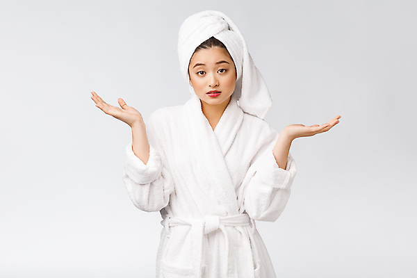 포토 JPG 해외이미지 응시 여자 실내 한명 동양인 손짓 상반신 성인 앞모습 수건 뷰티 목욕가운 피부관리 흰배경 의문 성인여자한명만 해외포토 1 시선 뷰포인트 백그라운드 컨셉 모션 사람 인종 내부 위생용품 흰색 가운 여자한명만 성인여자만 파일형식 이미지허브