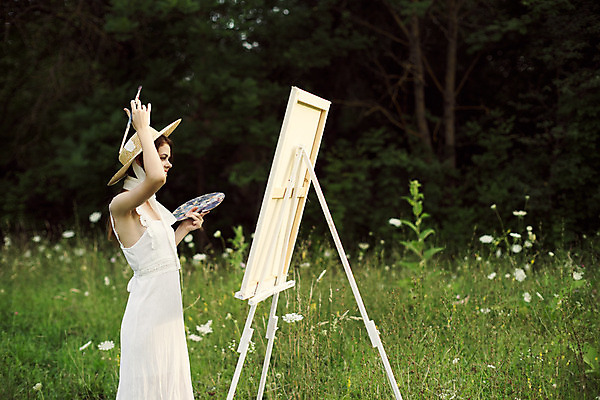 포토 JPG 해외이미지 주간 백인 라이프스타일 응시 드레스 여자 자연 갈색머리 미술 한명 상반신 성인 취미 야외 옆모습 손들기 잡기 붓 숲 이젤 예술가 캔버스 화가 성인여자한명만 해외포토 자연요소 서양인 직업 1 헤어스타일 시선 옷 뷰포인트 모션 문화예술 사람 생활 미술도구 생태계 여자한명만 성인여자만 파일형식 이미지허브