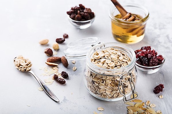 포토 JPG 해외이미지 음식 유리병 사람없음 아침식사 꿀 건포도 오트밀 허니디퍼 해외포토 포도 병_용기 식사 도구 건과일 파일형식 귀리 이미지허브