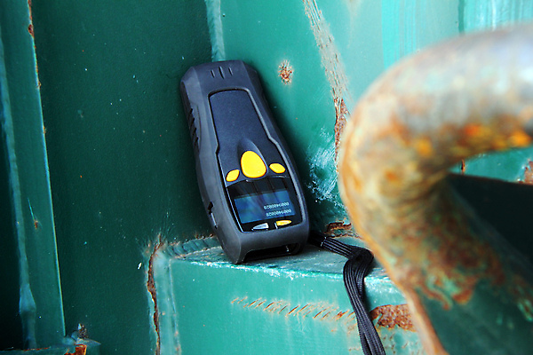 포토 JPG 해외이미지 직업 산업 선 비즈니스 공장 교통시설 손바닥 사람없음 초록색 파란색 빛 컴퓨터 상자 독서 숫자 라벨 세일 디지털 항구 검은색 자료 장비 정보 화물 흰색 바 시장 암호 주식 컨테이너 창고 확인 무역 바코드 전자 고무 스캐너 스캔 자동화 제어 해외포토 문자 손 컬러 교통 공업 프레임 금융 전자제품 운송업 시설 파일형식 이미지허브