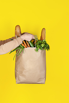 포토 JPG 해외이미지 백인 손 배너 잡화 여자 음식 빵 컨셉 인터넷 채소 과일 주택 감자 바나나 건강 안전 사람없음 세로 쇼핑 노란색 상점 우유 잡기 보호 사과 바게트 일회용 가득함 에코 유기농 질서 온라인 요거트 적재 기부 고립 그리너리 해외포토 서양인 웰빙 컬러 모션 유제품 사람 건물 신체부위 환경 예절 파일형식 트랜드컬러 이미지허브