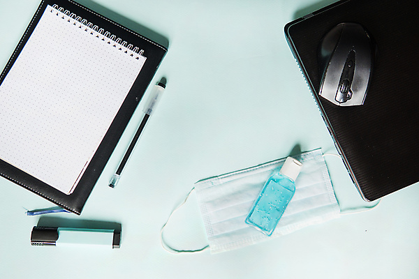 포토 JPG 해외이미지 직업 디자인 백그라운드 컨셉 인터넷 비즈니스 통신 탁자 표시 노동자 주택 마스크 사람없음 노트북 컴퓨터 사무실 공책 중국 고통 정보 키보드 업무 바이러스 보호 계획 온도계 전염병 제어 플랫레이 나무배경 해외포토 감정 아시아 가구 문구용품 건물 전자제품 작업 플랫 질병 파일형식 이미지허브