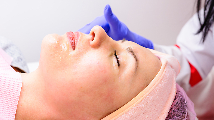 포토 JPG 해외이미지 모자 얼굴 장갑 휴식 건강 가면 한명 사람 성인 치료 머리 상점 화장품 거품 신선 씻기 빨래 수분 피부 크림 준비 휴양지 닦기 스킨케어 테라피 내추럴 돌봄 수분크림 업그레이드 치유 캡모자 해외포토 모자_잡화 1 잡화 컨셉 가사 의학 모션 신체부위 뷰티 청결 장소 파일형식 이미지허브