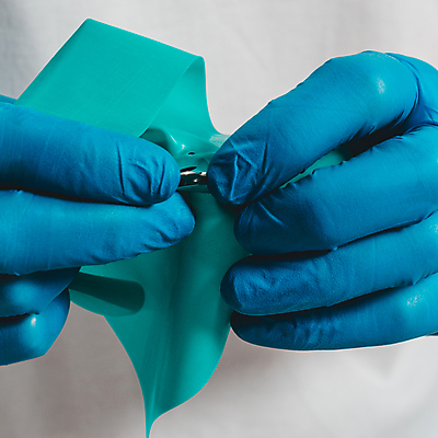 포토 JPG 해외이미지 백인 접시 무늬 부분 기술 치과 집게 관리 사람 성인 사람없음 치료 약 장비 기구 공구 대접 업무 입 수술 치아 댐 부식 준비 치과의사 시트 고무 우표 순서 돌봄 라텍스 위생관리 치통 해외포토 서양인 식기 공공시설 의학 모션 병원 신체부위 의사 도구 작업 소화기관 질병 파일형식 이미지허브