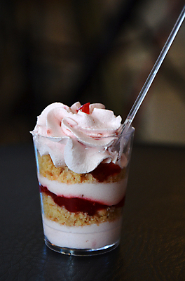 포토 JPG 해외이미지 접시 열매 꽃 음식 분홍색 결혼 디저트 요정 사람없음 장식 컵 얼음 견과류 수확 화려 사발 고급 선택 달콤 플라스틱 설탕 컵케이크 굽기 배열 모음 구식 반투명 잇몸 세련 프로스팅 해외포토 자연요소 식물 식기 컬러 컨셉 농업 신체 재질 이벤트 케이크 사기그릇 맛 구이 제빵 파일형식 이미지허브