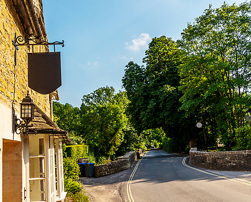 포토 JPG 해외이미지 영어 외관 도로 길 선 벽 건축양식 창문 지붕 벽돌 영국 잉글랜드 거리 주택 굴뚝 사람없음 문 마을 수확 도시 보행자 재산 펜싱 타운 개발 기간 빅토리아 옛날 줄서기 철책 해외포토 문자 건축 유럽 스포츠 농업 교통시설 모션 건물 금융 파일형식 이미지허브