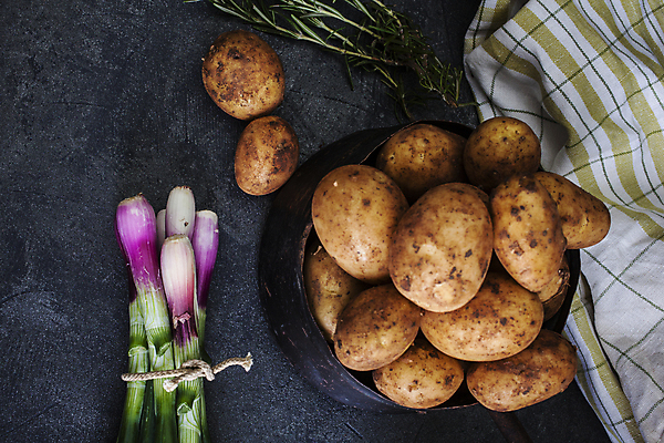 포토 JPG 해외이미지 검은배경 감자 실내 사람없음 하이앵글 해외포토 뷰포인트 백그라운드 채소 내부 검은색 파일형식 이미지허브