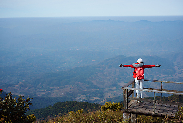 포토 JPG 해외이미지 1 라이프스타일 손 행복 무기 여행 컨셉 배낭 자연 하늘 성공 휴가 휴식 산 서기 사람 풍경 사람없음 야외 여름 빛 햇빛 여행객 일출 화목 하이킹 자유 시골 정상 즐거움 오르기 내추럴 무료 절정 해외포토 계절 감정 가방 모션 레저 생활 신체부위 태양 노을 생태계 파일형식 이미지허브