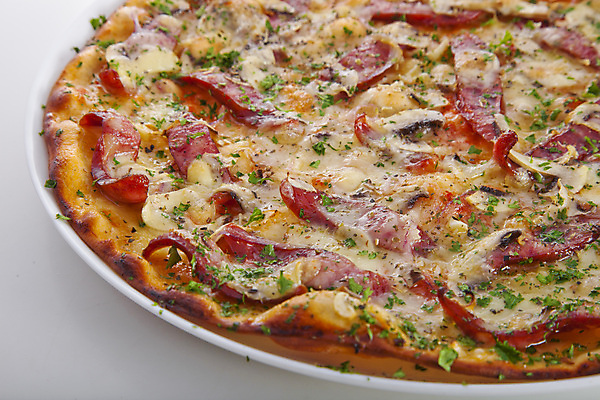 포토 JPG 해외이미지 음식 토마토 양파 치즈 피자 요리 사람없음 식당 식사 저녁식사 이탈리아 껍질 원형 닫기 맛 굽기 먹기 속도 성분 고립 해외포토 도형 유럽 컨셉 채소 모션 유제품 패스트푸드 서양음식 상점 구이 파일형식 이미지허브