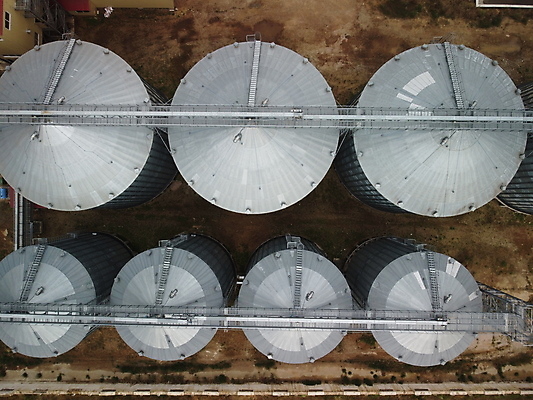 포토 JPG 해외이미지 식물 외관 산업 음식 백그라운드 밭 농업 비즈니스 건축양식 공장 자연 하늘 안테나 옥수수 씨앗 사람없음 건물 초록색 파란색 농작물 농장 농경지 상점 금속 수확 시골 은색 낟알 컨테이너 엘리베이터 시리얼 밀 창고 탱크 수납 밭일 사일로 철강 터미널 해외포토 건축물 건축 컬러 통신 공업 재질 곡류 생태계 파일형식 이미지허브