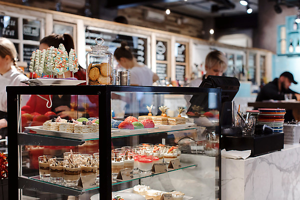 포토 JPG 해외이미지 커피 음식 빵 백그라운드 돈 다이어트 비즈니스 휴식 디저트 사탕 한명 사람 내부 가로 과자 케이크 상점 식당 카페 빵집 도시 도넛 달콤 가격 먹기 종업원 웨이터 지역 성분 카페테리아 소매 슈퍼마켓 점심식사 계산원 뷔페 영양분 페스츄리 많음 티라미수 해외포토 직업 1 음료 컨셉 모션 건강 식사 재산 맛 파일형식 이미지허브