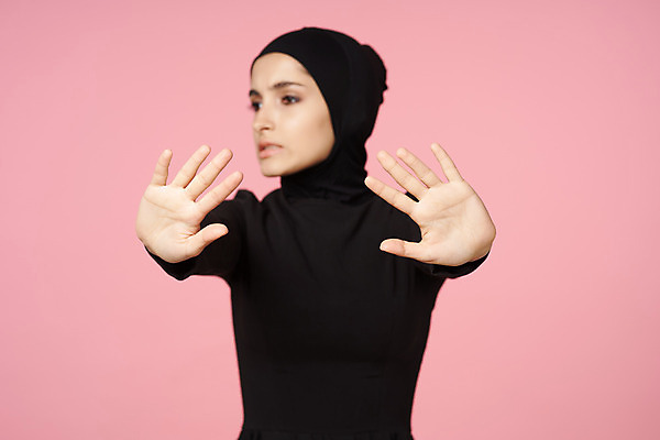 포토 JPG 해외이미지 모델 라이프스타일 드레스 옷 여자 행복 아시아 종교 얼굴 분홍색 백그라운드 과일 성공 노동자 건강 한명 미소 사람 동양인 파란색 뷰티 노란색 유행 목도리 놀람 흰색 이슬람교 리더 인도네시아 베일 교차 스타일 해외포토 직업 1 잡화 감정 나라 컬러 컨셉 표정 인종 생활 신체부위 파일형식 이미지허브