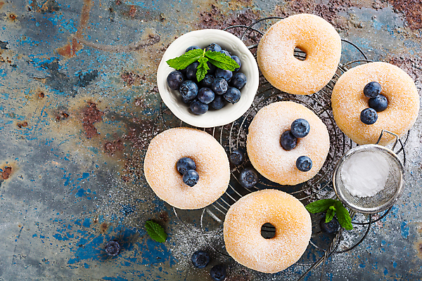 포토 JPG 해외이미지 디저트 사람없음 채망 도넛 달콤 민트 블루베리 슈가파우더 해외포토 음식 과일 주방용품 맛 허브 파일형식 이미지허브