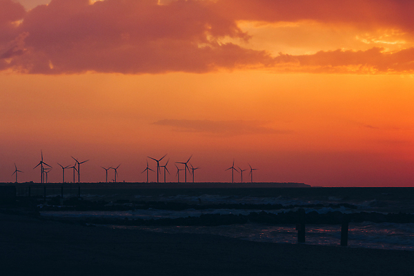 포토 JPG 해외이미지 식물 실루엣 산업 바다 백그라운드 오렌지 자연 하늘 바람 사람없음 초록색 물 글로벌 태양 농장 일출 환경 탑 힘 일몰 재활용 장비 풍차 발전기 에너지 보호 저녁 프로펠러 회전 자원 세대 방앗간 혁명 개발 생태학 해외포토 자연요소 건축물 교육 컬러 컨셉 농업 과일 날씨 촬영기법 노을 발전소 야간 친환경 생태계 파일형식 이미지허브