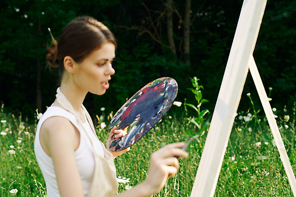 포토 JPG 해외이미지 주간 백인 라이프스타일 여자 자연 갈색머리 미술 한명 들기 상반신 성인 취미 야외 옆모습 잡기 붓 그리기 팔레트 숲 이젤 예술가 캔버스 화가 성인여자한명만 해외포토 자연요소 서양인 직업 1 헤어스타일 뷰포인트 모션 문화예술 사람 생활 미술도구 생태계 여자한명만 성인여자만 파일형식 이미지허브