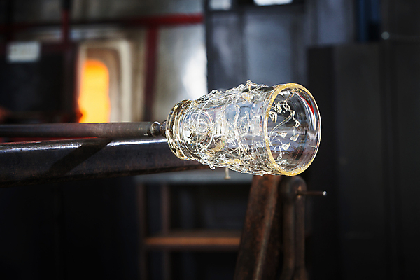 포토 JPG 해외이미지 1 산업 조각 회사 비즈니스 유리 실내 미술 사람없음 내부 옆모습 꽃병 장비 기구 공구 작업실 끝 닫기 오븐 제조 철 오브젝트 싱글 보유 용광로 혼자 해외포토 꽃 뷰포인트 모션 재질 문화예술 가전제품 도구 파일형식 이미지허브