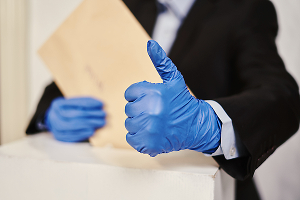 포토 JPG 해외이미지 손 종이 캠페인 컨셉 봉투 사람 사람없음 신체부위 상자 파티 자유 바이러스 선택 투표 선거 민주주의 심볼 문서 팔 국회 시민 대통령 정부 정치 후보 놓기 해외포토 모션 이벤트 국민 파일형식 이미지허브