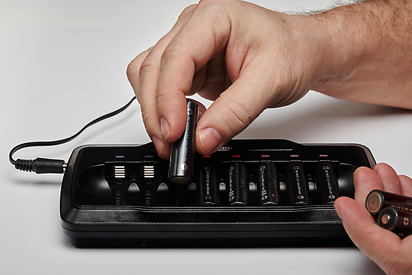 포토 JPG 해외이미지 손 백그라운드 새로움 세포 사람없음 전자제품 세트 환경 검은색 힘 재활용 장비 에너지 그룹 변화 플러스 오브젝트 볼트 세대 충전 방법 베터리 요금 전압 충전기 해외포토 기호 컬러 컨셉 신체부위 기계 공구 친환경 파일형식 이미지허브