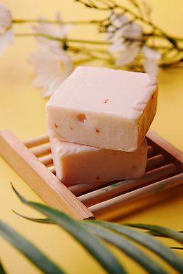 포토 JPG 해외이미지 꽃 조각 컨셉 건강 사람없음 뷰티 목욕 화장품 거품 욕실 신선 바 씻기 빨래 허브 순수 에코 친환경 향기 스킨케어 아로마테라피 내추럴 고체 돌봄 바디케어 위생관리 핸드메이드 해외포토 식물 가사 모션 관리 환경 청결 냄새 테라피 파일형식 이미지허브