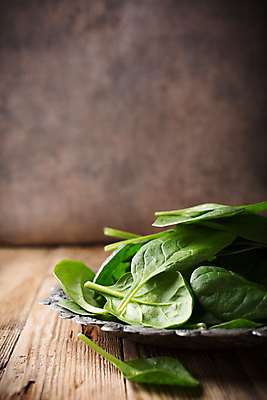 포토 JPG 해외이미지 식물 접시 음식 백그라운드 컨셉 잎 다이어트 채소 재료 자연 건강 요리 사람없음 목재 초록색 여름 빛 주방 정원 어둠 봄 샐러드 수확 시골 신선 맛 먹기 오브젝트 유기농 날것 향 시금치 비타민 흙더미 내추럴 생식 옛날 채식주의자 맛있는 해외포토 나무 식기 웰빙 계절 컬러 농업 모션 흙 생태계 채식 영양소 파일형식 더미 이미지허브