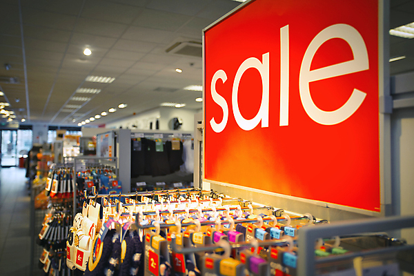 포토 JPG 해외이미지 라이프스타일 디자인 배너 옷 포스터 백그라운드 비즈니스 텍스트 창문 유리 사람 사람없음 빨간색 쇼핑 유행 라벨 판매 세일 상점 흰색 도시 시장 콘센트 전기에너지 구매 상품 가격 쇼핑몰 수집 고객 심볼 사인 상업 소매 승진 마케팅 매각 재고정리 해외포토 컬러 재질 프레임 생활 에너지 파일형식 이미지허브