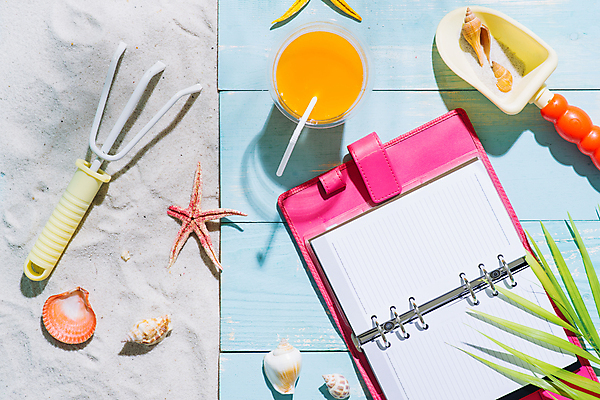 포토 JPG 해외이미지 모래 잔 불가사리 실내 빨대 사람없음 하이앵글 다이어리 조개껍데기 소라 오렌지주스 흰배경 야자수잎 갈퀴 모래삽 플래너 해외포토 식기 뷰포인트 백그라운드 잎 조개 어패류 극피동물 내부 사무용품 흰색 과일주스 삽 파일형식 이미지허브