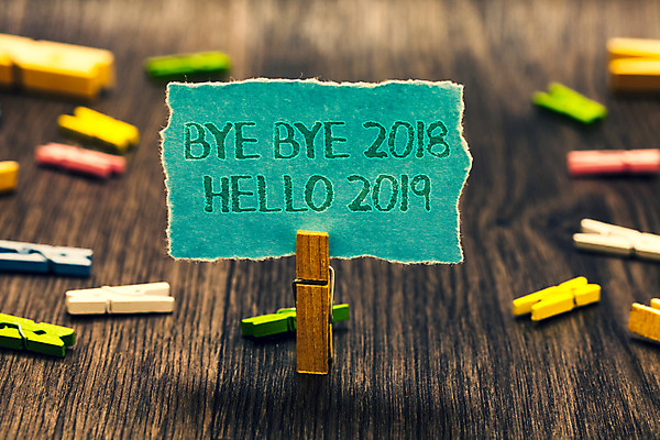 포토 JPG 해외이미지 나무 계절 행복 크리스마스 겨울 휴가 미래 새로움 기념 사람없음 장식 파티 축제 희망 꿈 달력 축하 인사 시간 날짜 12월 이별 연도 과거 해피뉴이어 환영 1월 2018년 처음 해외포토 식물 기념일 감정 컨셉 이벤트 새해인사 예절 파일형식 이미지허브