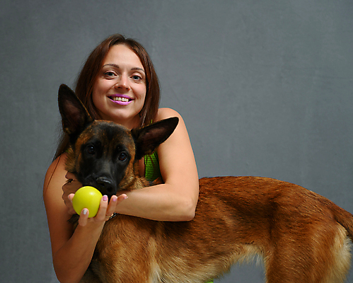 포토 JPG 해외이미지 동물 백인 여자 행복 얼굴 백그라운드 장난 공 놀이 함께함 농구 사랑 한명 미소 사람 앉기 성인 빨간색 장난감 맑음 게임 던지기 개 긍정 생강 주인 송곳니 고립 해외포토 서양인 1 감정 컬러 컨셉 채소 포유류 모션 날씨 표정 신체부위 구기 치아 파일형식 이미지허브
