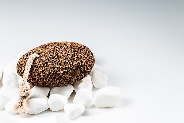 포토 JPG 해외이미지 모양 백그라운드 신체 발 자연 주택 건강 사람없음 뷰티 갈색 상점 스파 목욕 장비 욕실 흰색 공구 구멍 씻기 상품 피부 에코 유기농 질감 화산 용암 테라피 내추럴 돌봄 샤워실 양발 위생관리 페디큐어 카피스페이스 해외포토 웰빙 컬러 모션 산 관리 건물 신체부위 환경 청결 공백 도구 생태계 샤워시설 파일형식 이미지허브