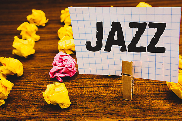 포토 JPG 해외이미지 영어 종이 실내 사람없음 재즈 나무집게 종이뭉치 나무배경 해외포토 문자 음악 백그라운드 집게 내부 목재 뭉치 파일형식 이미지허브