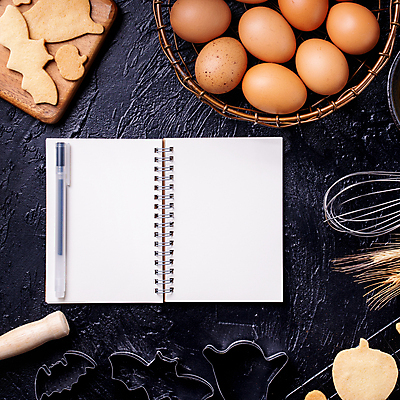 포토 JPG 해외이미지 행복 백그라운드 검은배경 프레임 사람없음 책 펜 쿠키 계란 공책 할로윈 쿠키틀 목업 국경 해외포토 감정 문구용품 디저트 필기구 알 검은색 제빵도구 파일형식 이미지허브