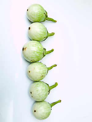 포토 JPG 해외이미지 식물 아시아 음식 백그라운드 채소 태국 가지 동양인 사람없음 초록색 물 흰색 신선 원형 맛 떨어짐 작음 먹기 흰배경 유기농 날것 내추럴 고립 채식주의자 해외포토 자연요소 도형 웰빙 나라 컬러 컨셉 모션 인종 크기 채식 파일형식 이미지허브