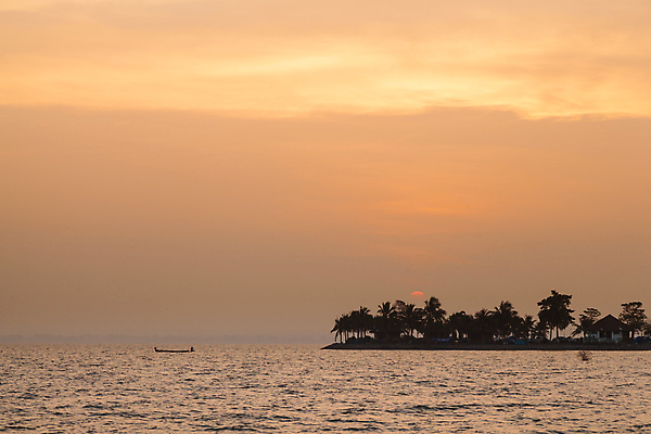 포토 JPG 해외이미지 나무 구름 아시아 호수 여행 백그라운드 태국 자연 하늘 아침 낚시 주택 어류 사람 풍경 사람없음 야외 건물 물 여름 파란색 강 햇빛 태양 일출 환경 어둠 안개 보트 시원함 댐 내추럴 해외포토 주간 자연요소 식물 건축물 계절 공공시설 나라 컬러 배_교통 레저 날씨 노을 수중동물 생태계 파일형식 이미지허브