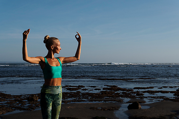 포토 JPG 해외이미지 라이프스타일 여자 모래 스포츠 바다 신체 요가 자연 아침 휴가 휴식 건강 한명 사람 야외 운동 화목 마음 명상 휴양지 돌봄 수평선 아사나자세 해외포토 주간 1 웰빙 컨셉 모션 생활 장소 요가자세 생태계 파일형식 이미지허브