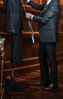 포토 JPG 해외이미지 직업 디자인 옷 실내 사람 정장 성인 사람없음 세로 농작물 유행 재킷 직물 업무 작업 고급 제조 바느질 디자이너 천 측정 서비스 테이프 재단 재단사 핸드메이드 스타일 해외포토 컨셉 농업 문구용품 내부 외투 파일형식 이미지허브