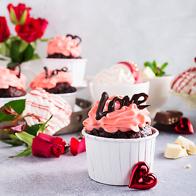 포토 JPG 해외이미지 사랑 사람없음 장식 장미 초콜릿 여러개 하트 달콤 컵케이크 크림 해외포토 모양 꽃 감정 다수 디저트 케이크 맛 파일형식 이미지허브