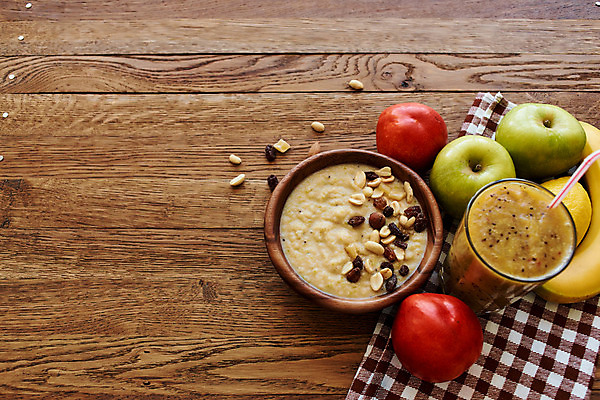 포토 JPG 해외이미지 바나나 실내 사람없음 견과류 식탁보 사과 체크무늬 청사과 자두 요거트 나무그릇 스무디 카피스페이스 나무배경 해외포토 그릇 음료 백그라운드 무늬 과일 유제품 내부 목재 공백 파일형식 이미지허브