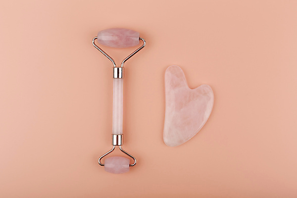 포토 JPG 해외이미지 실내 사람없음 하이앵글 뷰티 화장품 돌_바위 마사지 피부관리 스킨케어 마사지기 코랄배경 해외포토 뷰포인트 백그라운드 내부 파일형식 코랄 이미지허브