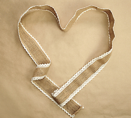 포토 JPG 해외이미지 모양 리본 종이 백그라운드 컨셉 자연 휴가 기념 발렌타인데이 선물 사랑 사람없음 목재 장식 파티 우주 환경 공백 재활용 낭만 흰색 공구 하트 시골 축하 직물 인사 면 신용카드 플랫 삼베 심볼 활 질감 복고 캔버스 내추럴 판지 2월 스타일 카피스페이스 해외포토 나무 감정 컬러 재료 데이이벤트 이벤트 금융 도구 예절 날짜 친환경 생태계 파일형식 천_직물 이미지허브