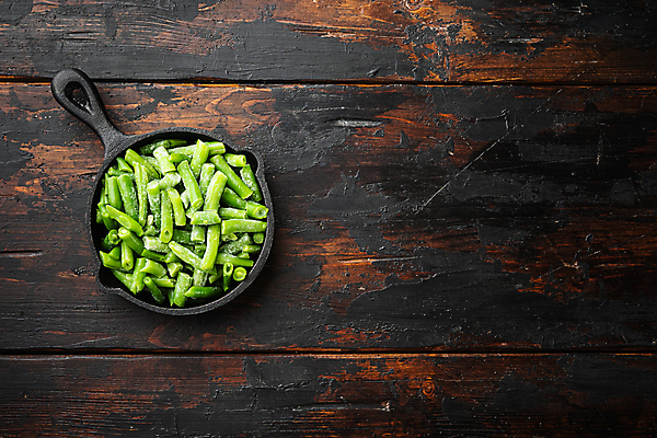 포토 JPG 해외이미지 실내 사람없음 프라이팬 담기 완두콩 꼬투리 카피스페이스 해외포토 모션 주방용품 콩 내부 공백 파일형식 이미지허브