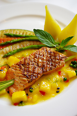 포토 JPG 해외이미지 접시 음식 다이어트 스테이크 요리 사람없음 컬러풀 노란색 저녁식사 튀김 아침식사 먹기 해산물 만족 밀가루 연어 망고 후추 점심식사 맛있는 해외포토 식기 감정 컬러 모션 서양음식 건강 어류 식사 가루 향신료 열대과일 파일형식 이미지허브