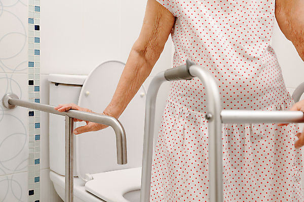 포토 JPG 해외이미지 손 여자 노년 할머니 벽 난간 주택 건강 병원 한명 안전 사람 동양인 중국 환자 잡기 바 주름 닫기 은퇴 보안 70대 80대 변기통 옛날 지원 헬프 노화 해외포토 1 아시아 컨셉 의학 모션 인종 성인 건물 신체부위 도움 파일형식 이미지허브