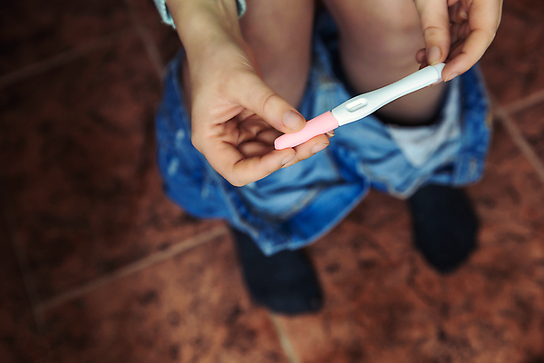 포토 JPG 해외이미지 백인 라이프스타일 손 커플 응시 여자 행복 어린이 컨셉 가족 엄마 설계 주택 실내 건강 사랑 미소 사람 성인 사람없음 줄무늬 임산부 임신 욕실 흰색 아기 잡기 막대기 결과 확인 긍정 해외포토 서양인 시선 감정 컬러 무늬 관계 모션 표정 내부 건물 생활 신체부위 파일형식 이미지허브