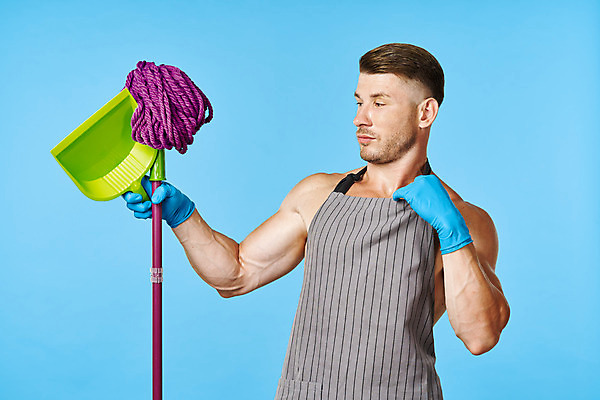 포토 JPG 해외이미지 백인 응시 남자 가사 한명 상반신 성인 앞치마 청소 파란배경 근육질 고무장갑 쓰레받기 대걸레 성인남자한명만 해외포토 서양인 1 시선 장갑 백그라운드 근육 사람 파란색 청소도구 몸매 고무 남자한명만 성인남자만 파일형식 이미지허브