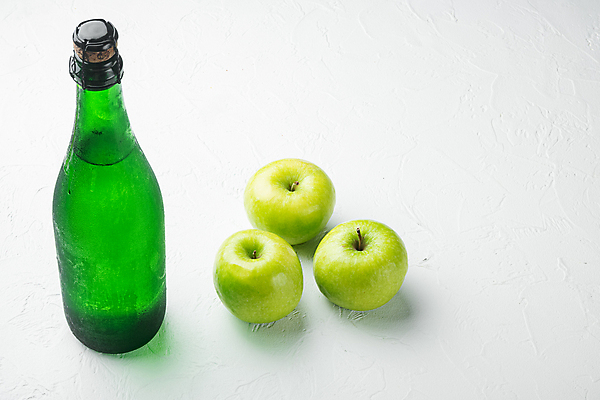 포토 JPG 해외이미지 유리병 사람없음 사과 흰배경 청사과 사과주스 해외포토 백그라운드 과일 병_용기 흰색 과일주스 파일형식 이미지허브